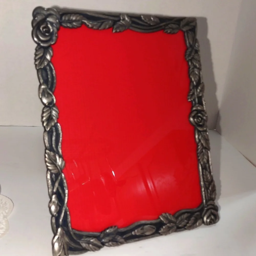Silver tone frame - Picture 1 of 3